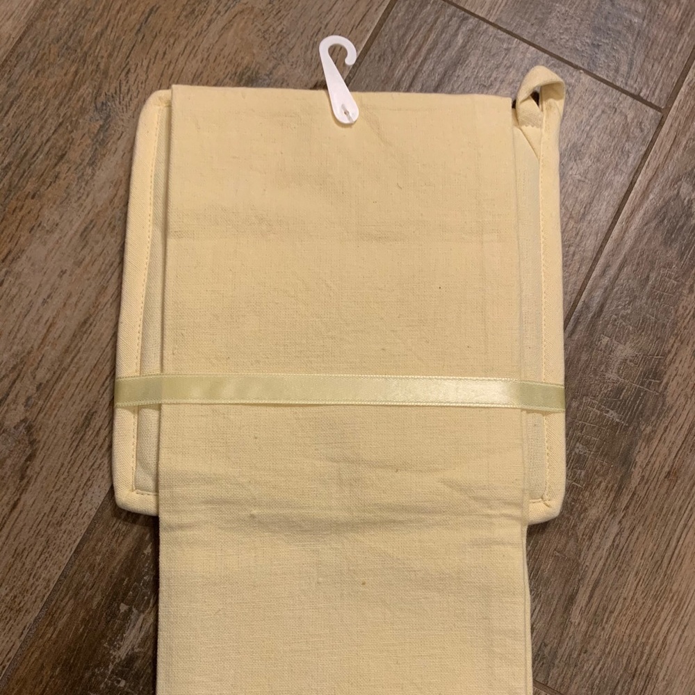 Spring Kitchen Towel/Pot Holder Set - Picture 5 of 5